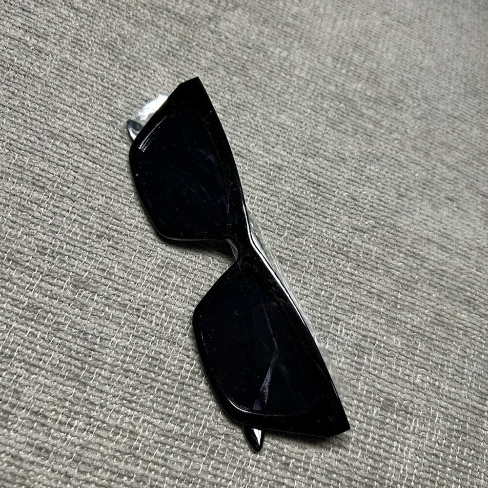 Black Rectangular Sunglasses